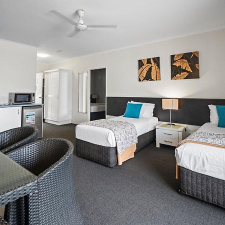Colonial Palms Motor Inn Airlie Beach Exteriér fotografie