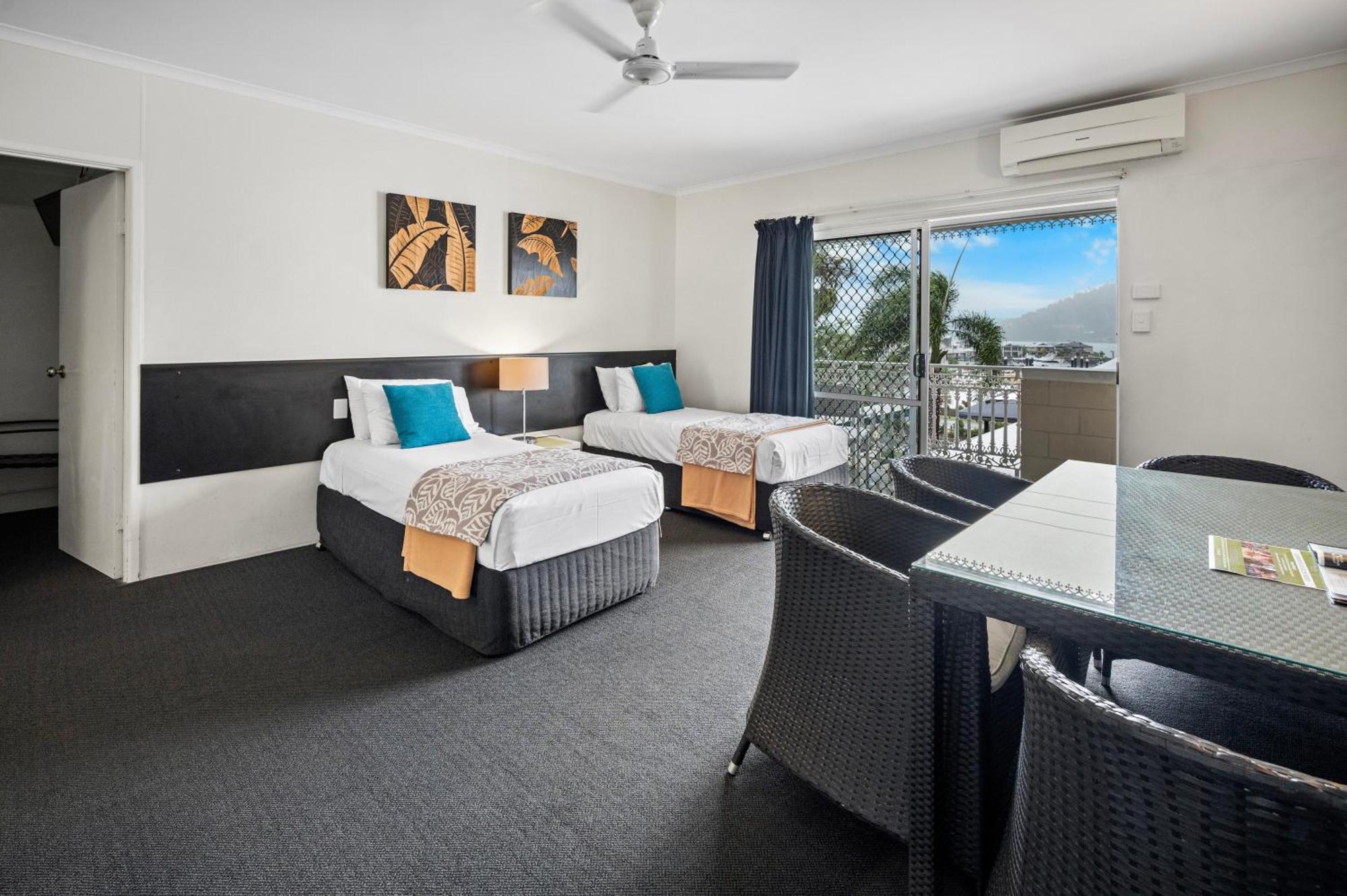 Colonial Palms Motor Inn Airlie Beach Exteriér fotografie