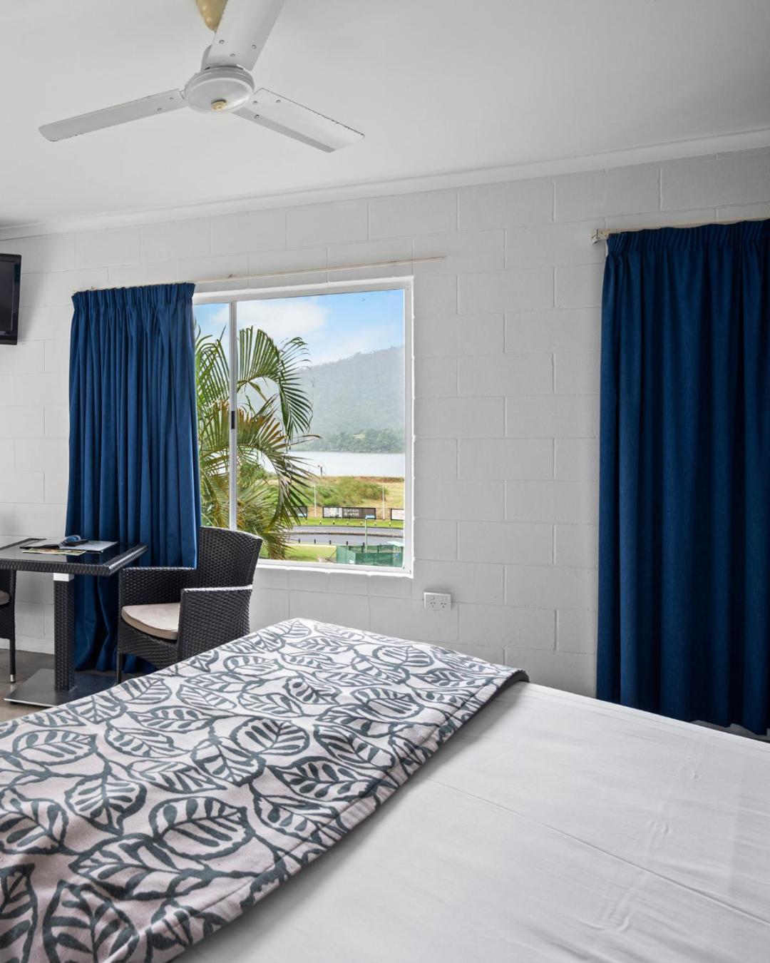 Colonial Palms Motor Inn Airlie Beach Exteriér fotografie