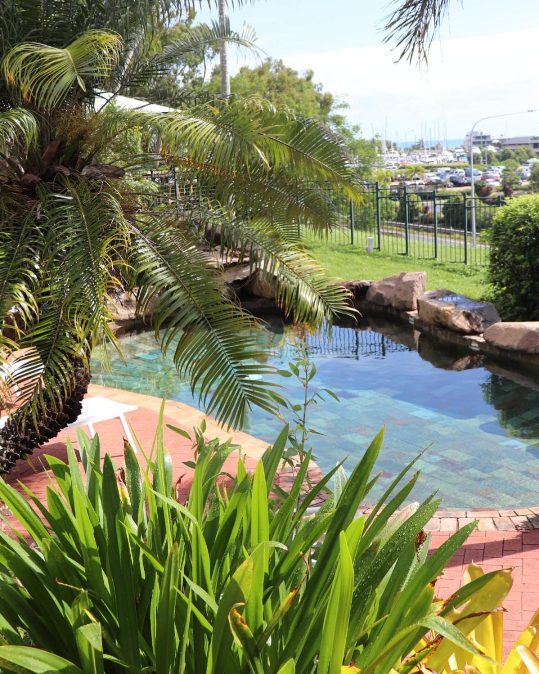Colonial Palms Motor Inn Airlie Beach Exteriér fotografie
