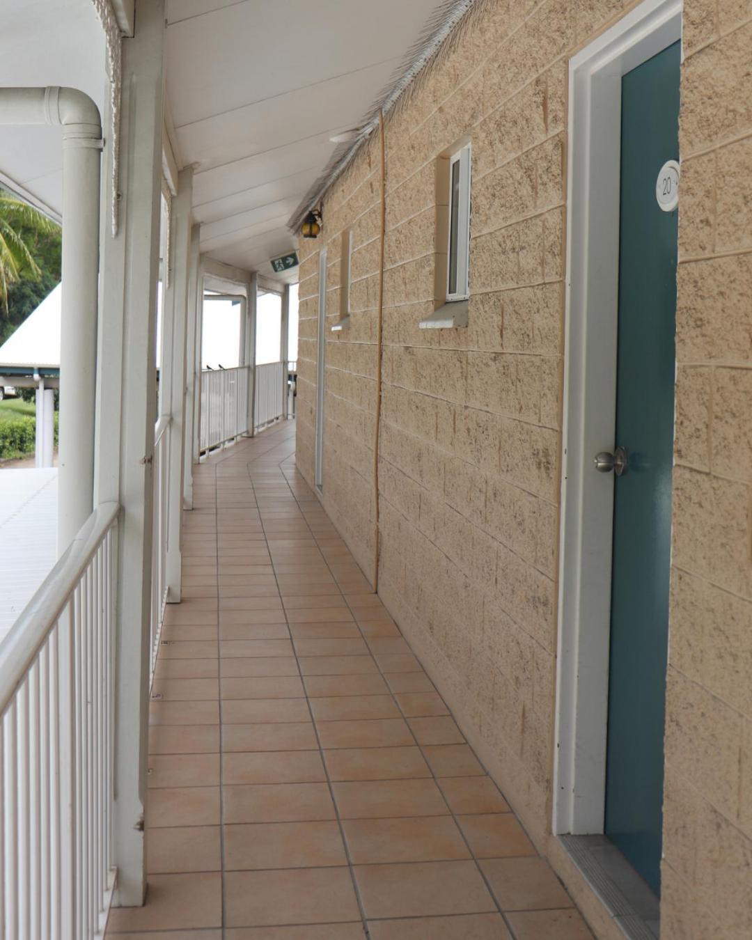 Colonial Palms Motor Inn Airlie Beach Exteriér fotografie