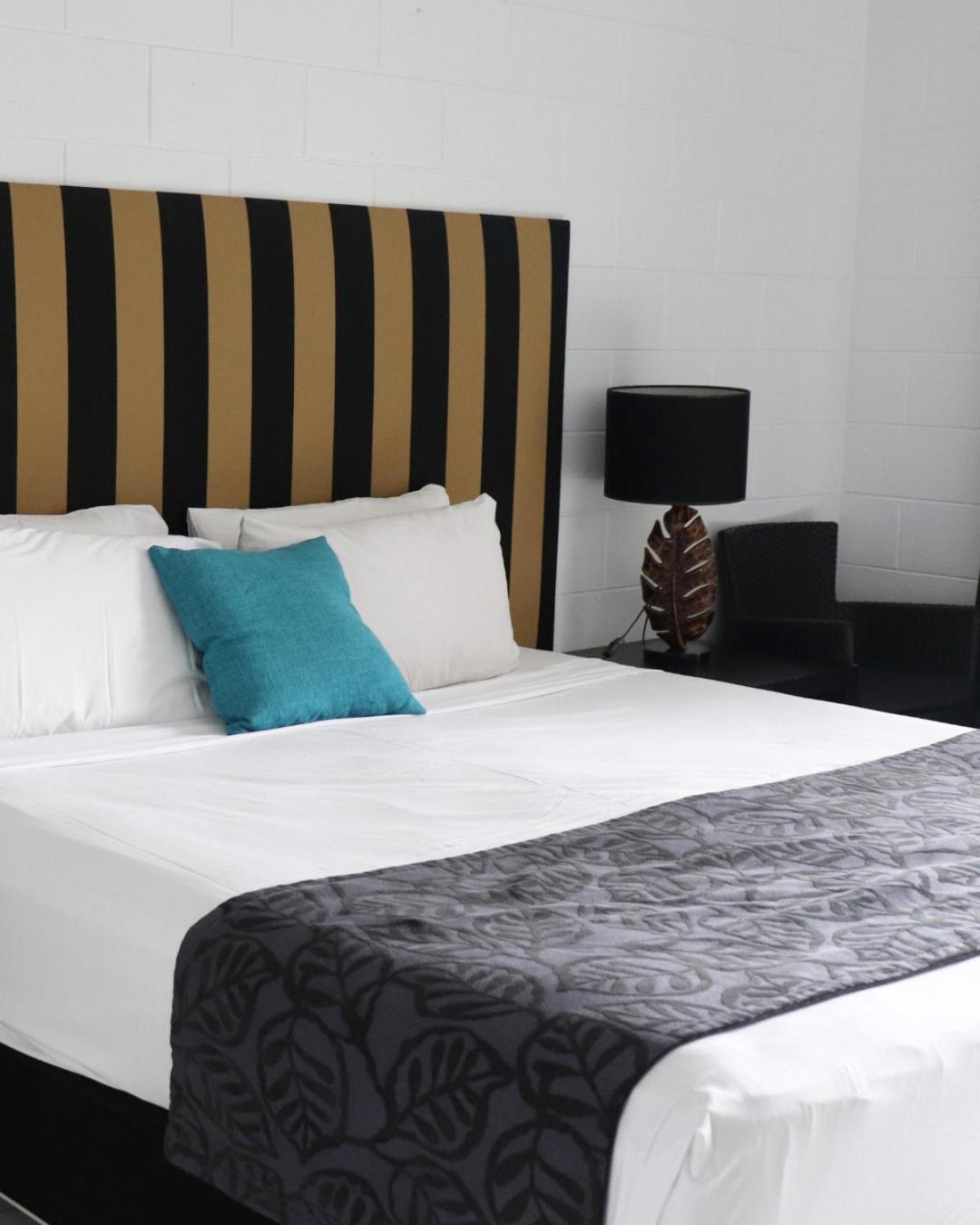 Colonial Palms Motor Inn Airlie Beach Exteriér fotografie