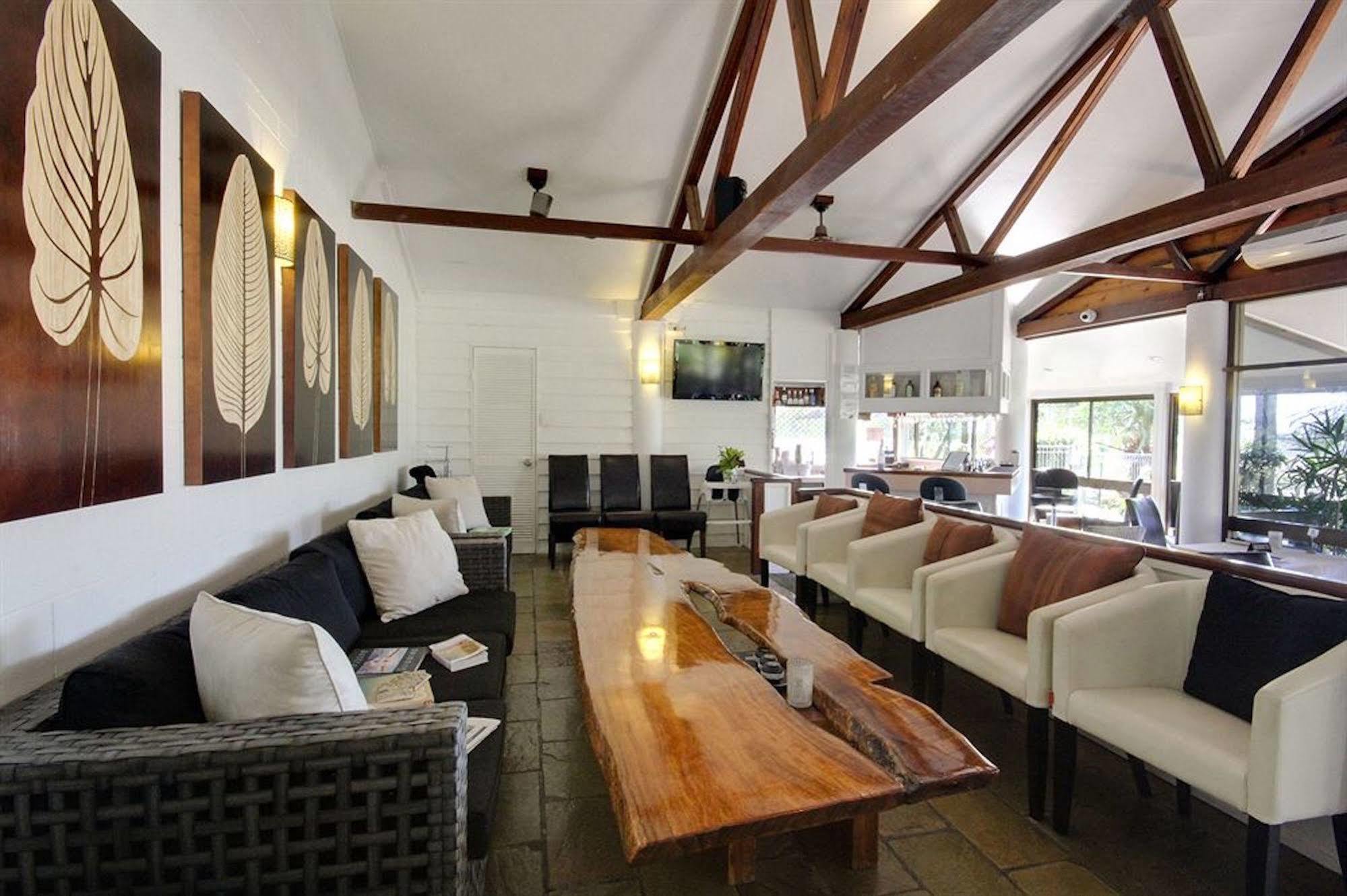Colonial Palms Motor Inn Airlie Beach Exteriér fotografie